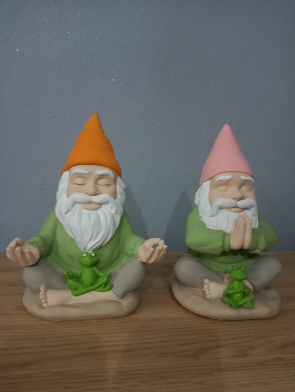Meditasyon Yapan Bahçe Cüceleri